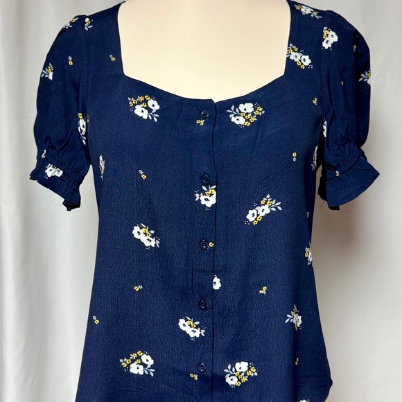 Elodie Navy Floral Button-Front Blouse – Size S – NWT - Picture 7 of 9